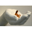 Hand mit kleiner Frau
